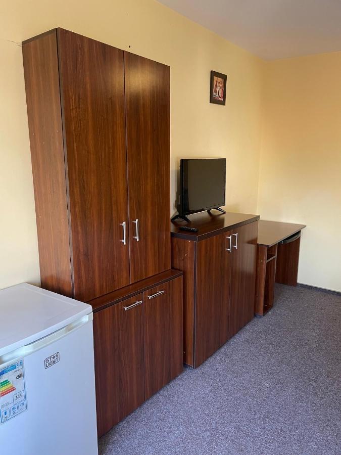 Apartmán La O Barfa Ploieşti Exteriér fotografie