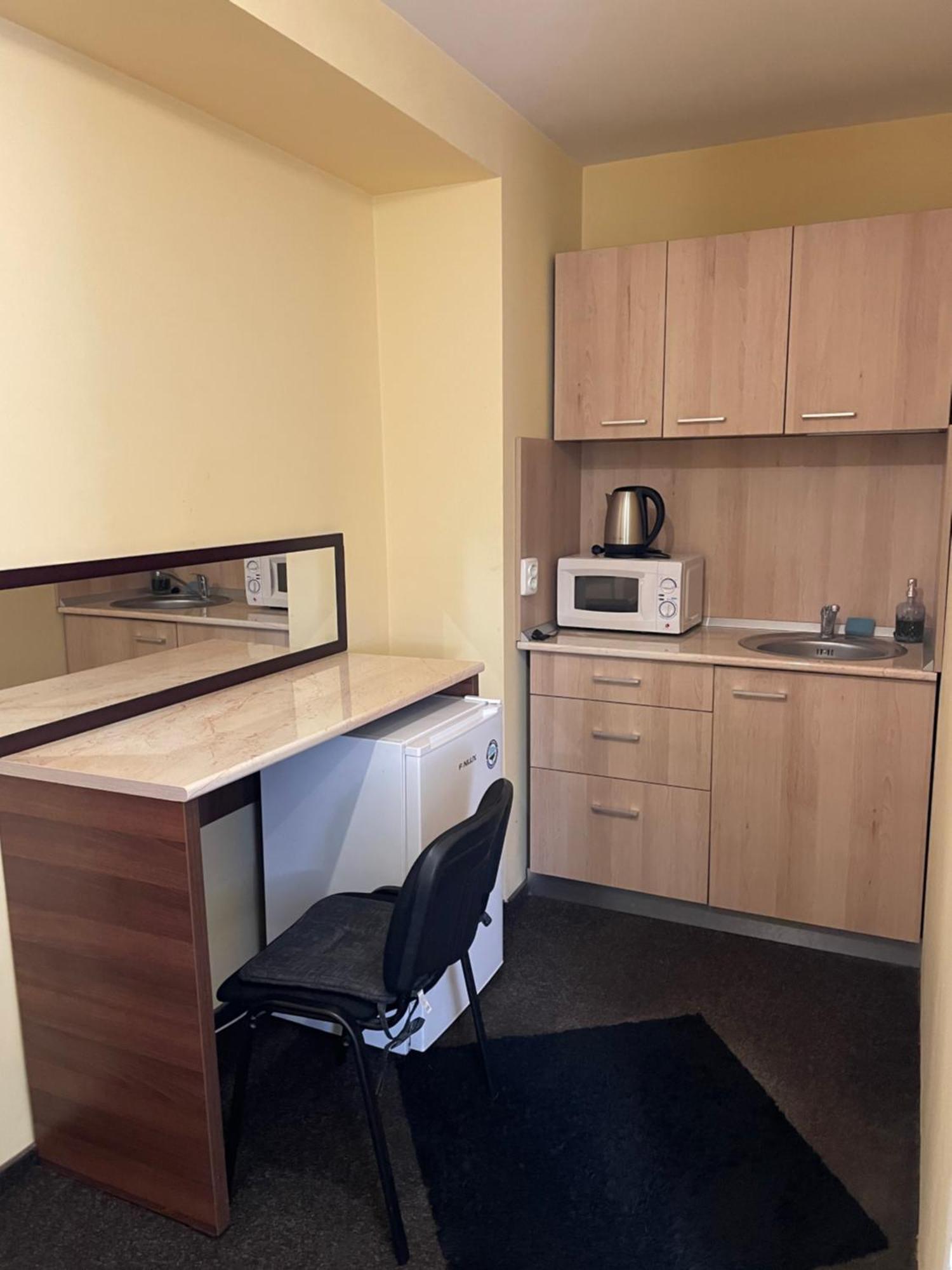 Apartmán La O Barfa Ploieşti Exteriér fotografie