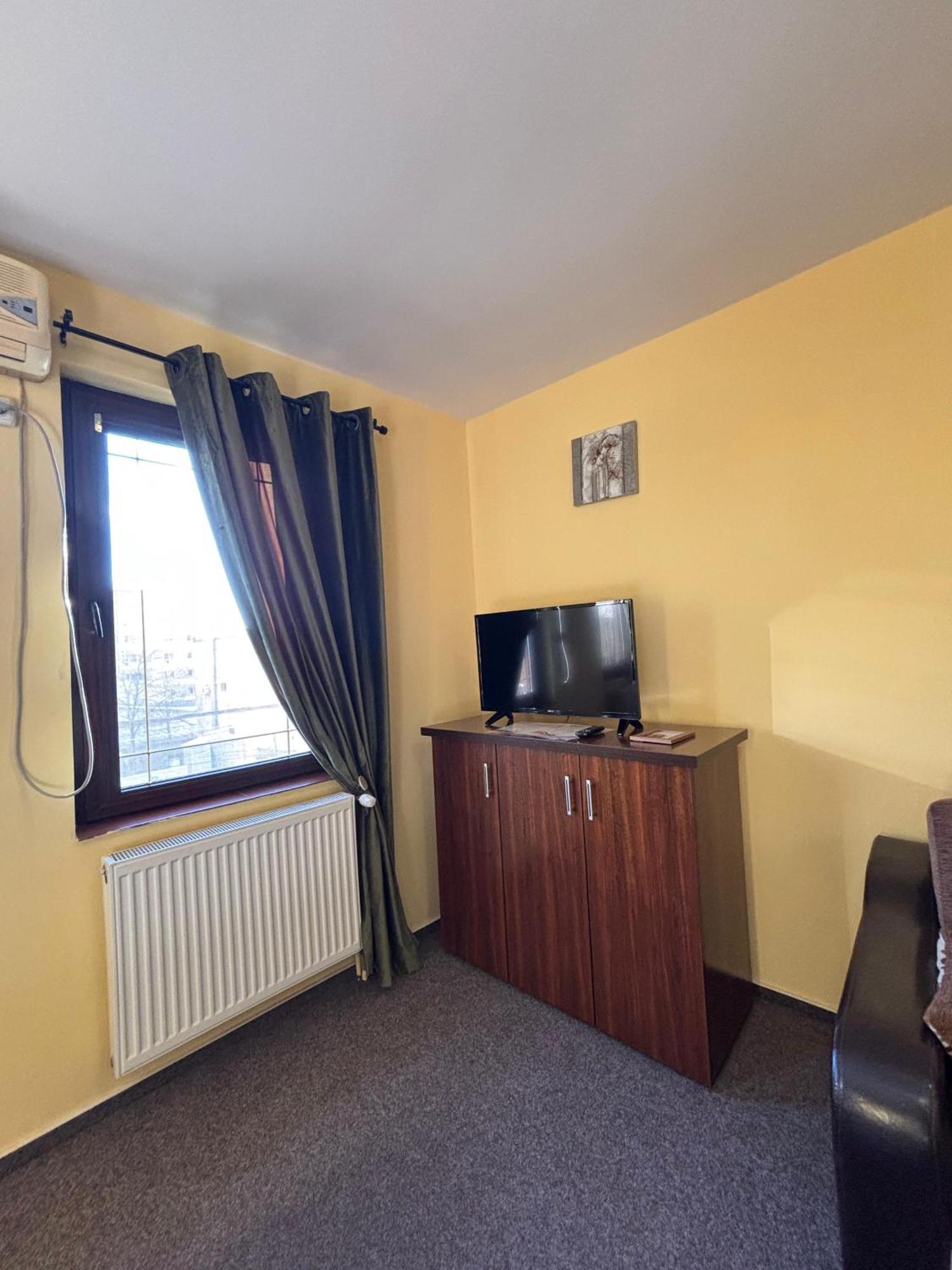 Apartmán La O Barfa Ploieşti Exteriér fotografie