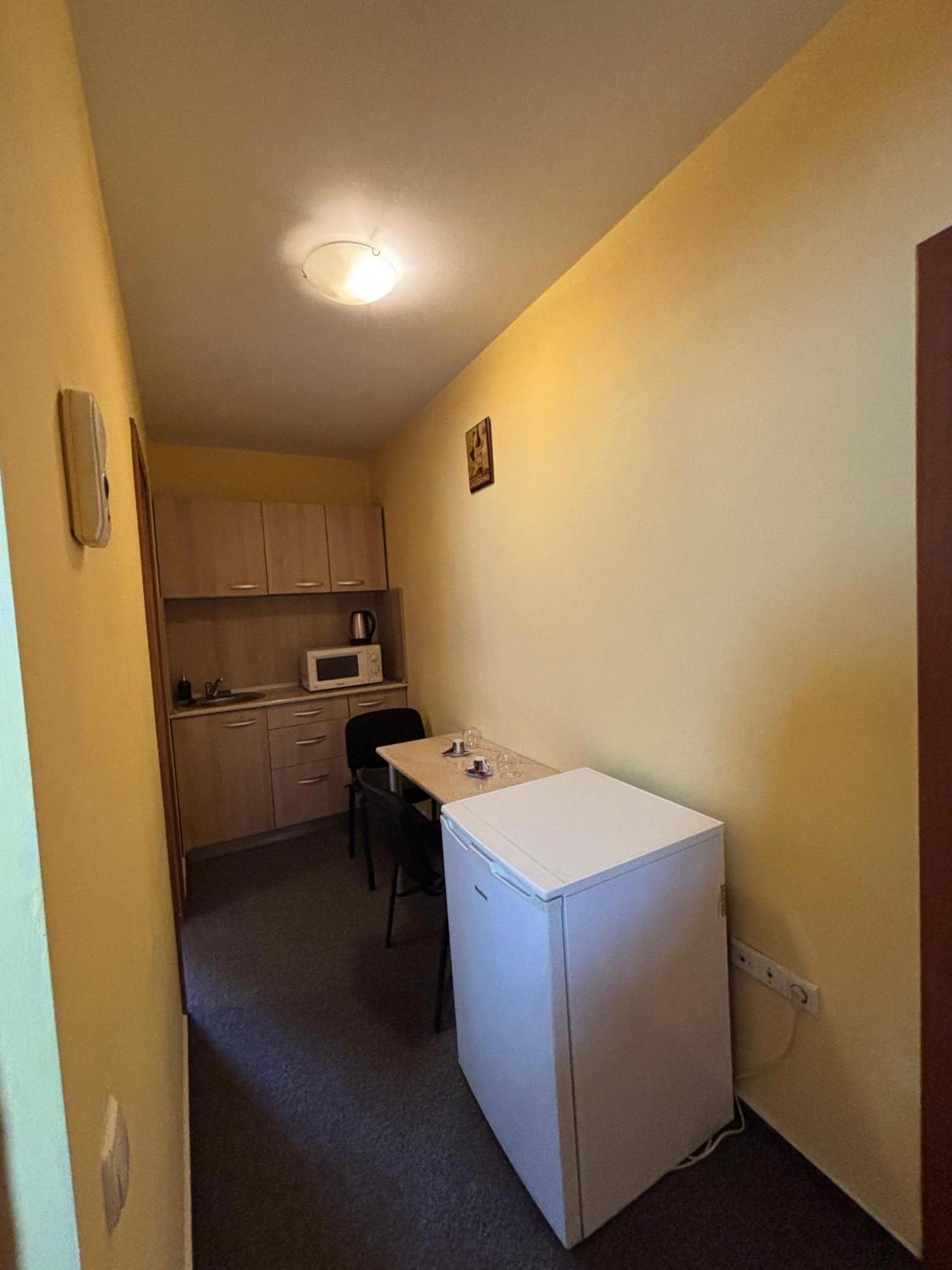 Apartmán La O Barfa Ploieşti Exteriér fotografie